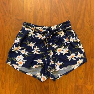 ❤️3 for $10 Old Navy Hawaiian Floral Shorts
